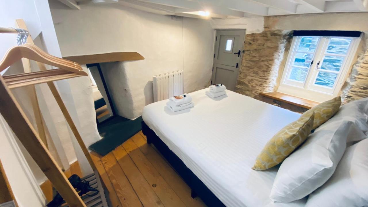 Spindrift Is A Beautiful Newly Refurbished Three Bedroom Private Family House Located On The Old Harbour And The Coastal Path In The Heart Of Beautiful פולפרו מראה חיצוני תמונה