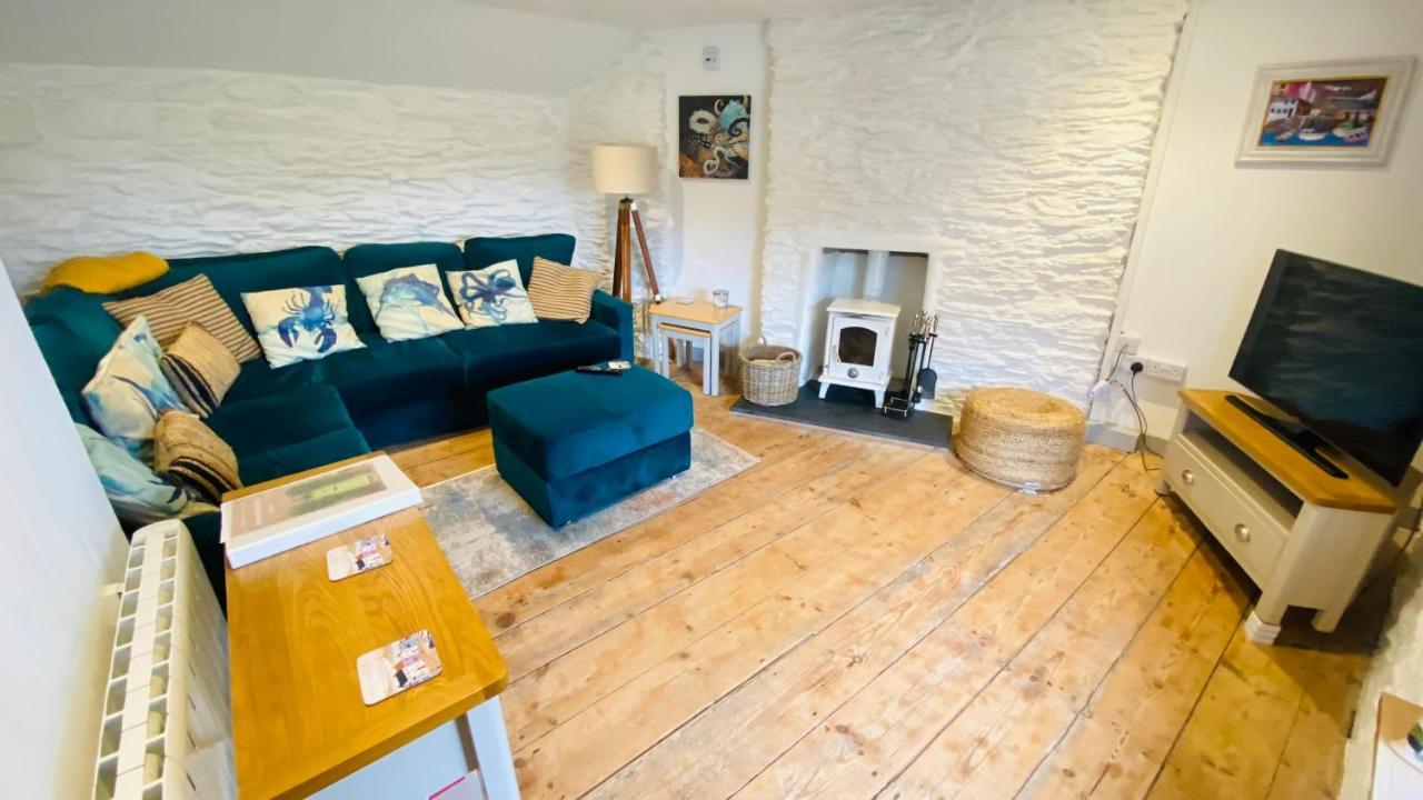 Spindrift Is A Beautiful Newly Refurbished Three Bedroom Private Family House Located On The Old Harbour And The Coastal Path In The Heart Of Beautiful פולפרו מראה חיצוני תמונה