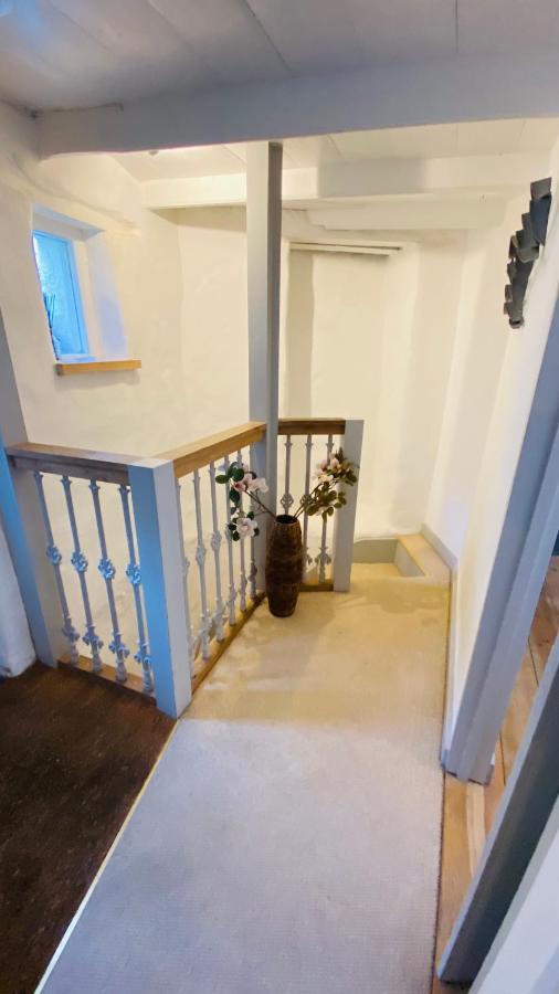 Spindrift Is A Beautiful Newly Refurbished Three Bedroom Private Family House Located On The Old Harbour And The Coastal Path In The Heart Of Beautiful פולפרו מראה חיצוני תמונה