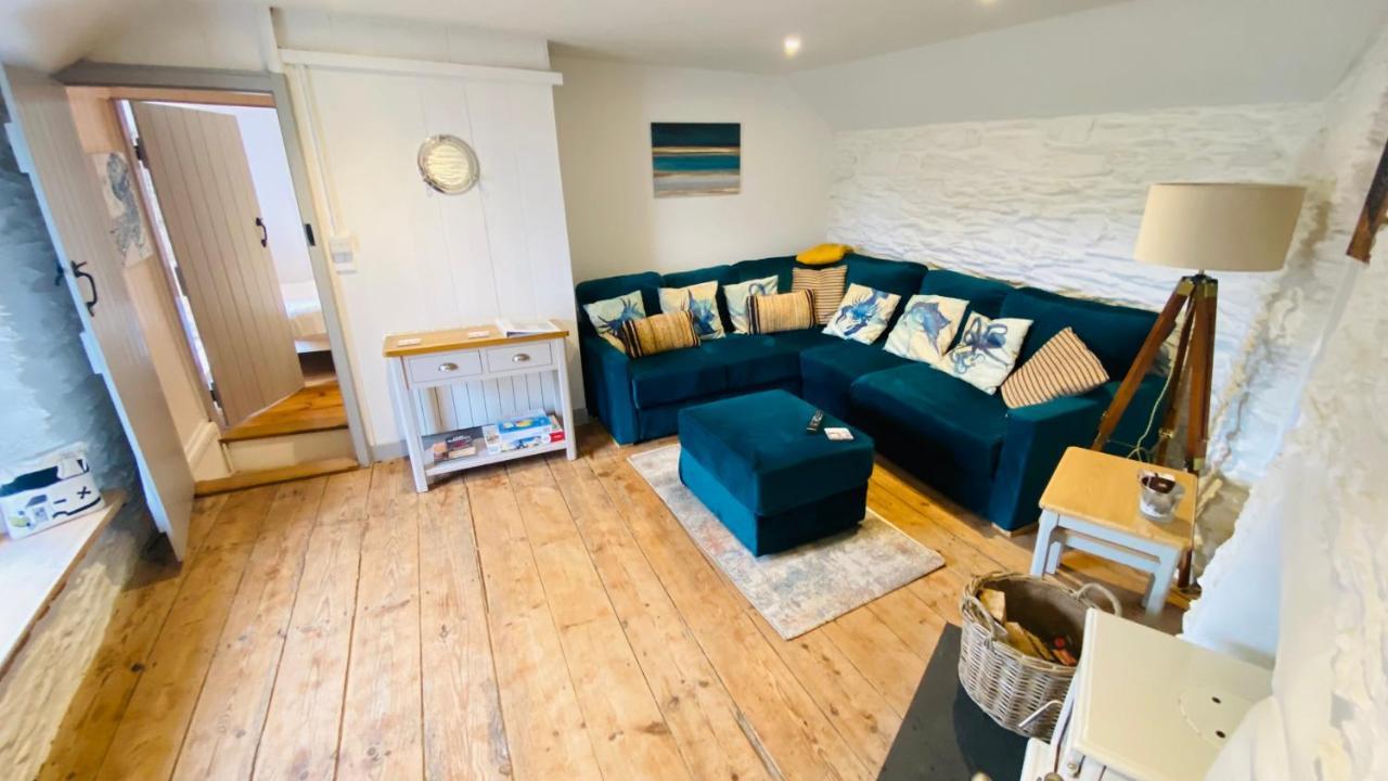 Spindrift Is A Beautiful Newly Refurbished Three Bedroom Private Family House Located On The Old Harbour And The Coastal Path In The Heart Of Beautiful פולפרו מראה חיצוני תמונה